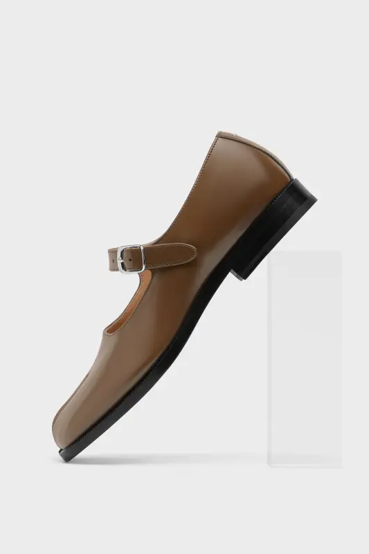 Maison Margiela Womens Brown Leather Tabi Mary-Jane Shoes Wood online